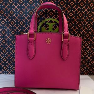 Tory Burch (it’s a small crossbody) perfect for phone&lipstick for a night out🥰